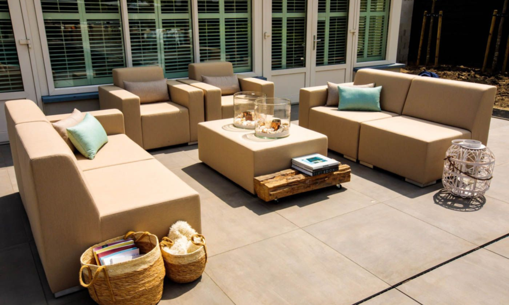 tuinset buiten beige