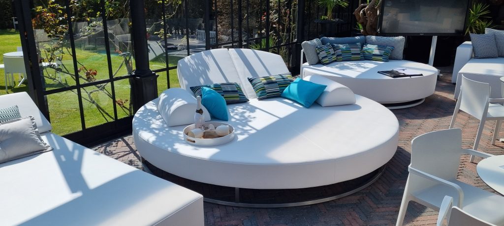 Luxe verstelbaar lounge eiland buiten ver
